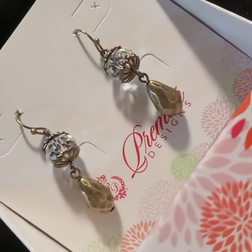 Premier design new in box Crystal drop earrings.